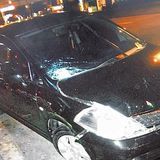 汽車業務員詹震山酒駕撞上曾御慈，造成黑色轎車擋風玻璃破裂、引擎蓋毀損。翻攝畫面
